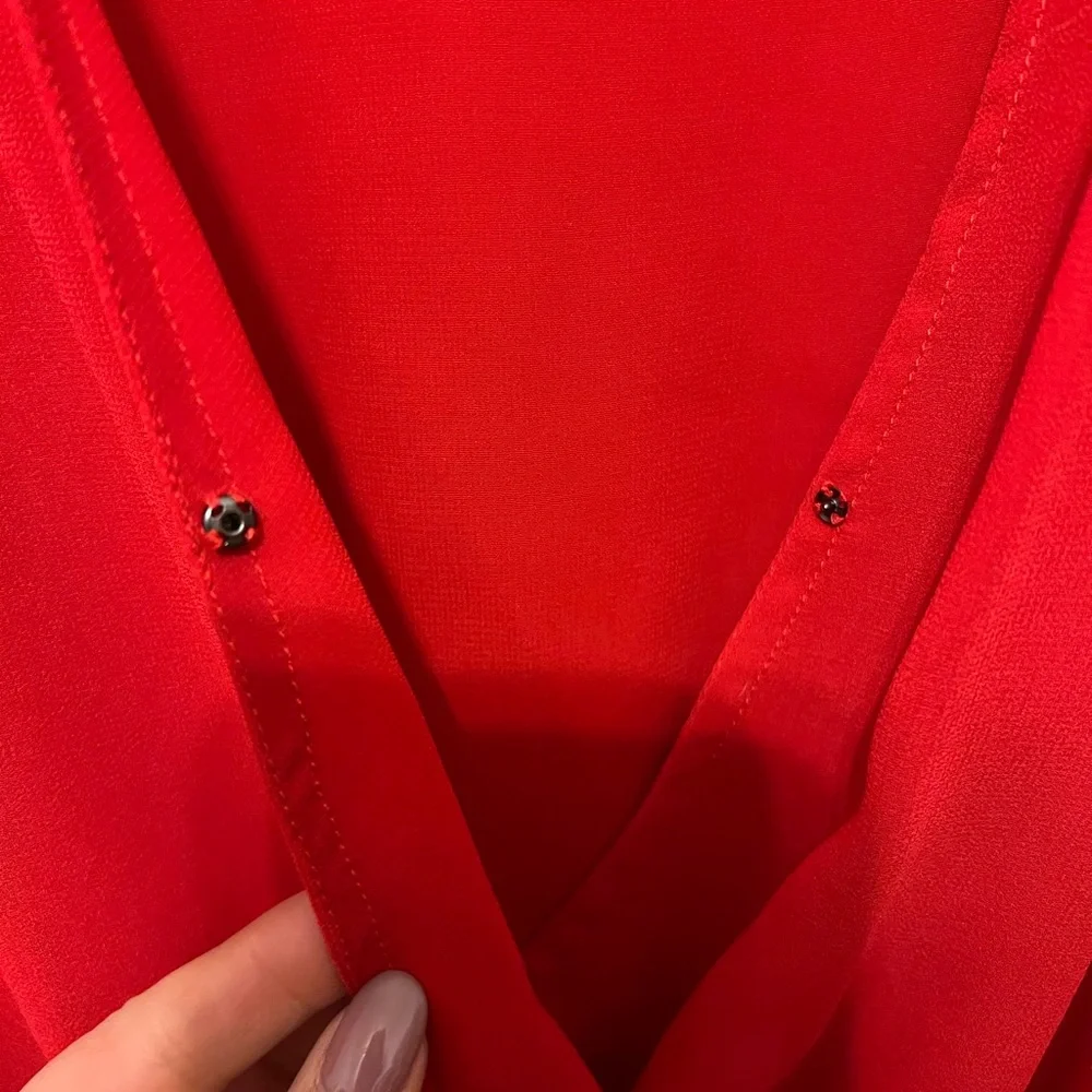 Red blouse - Picture 5 of 7